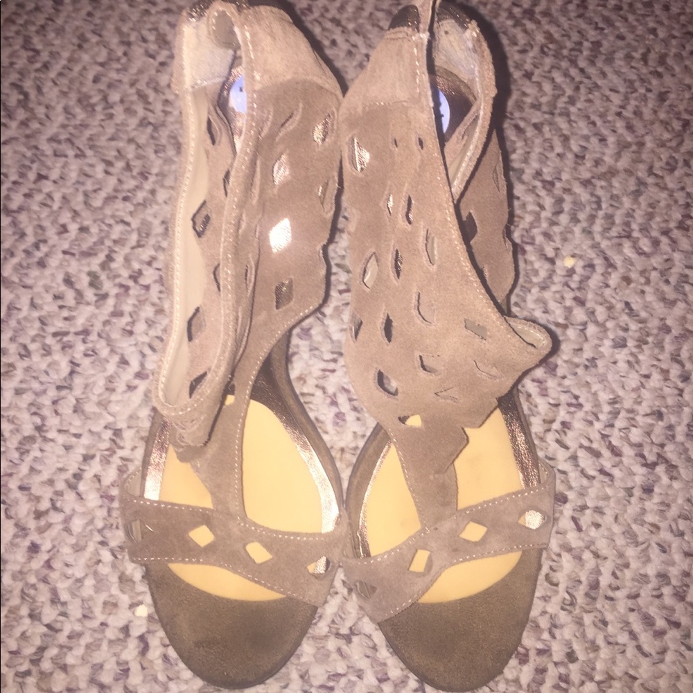 Tan high heels.